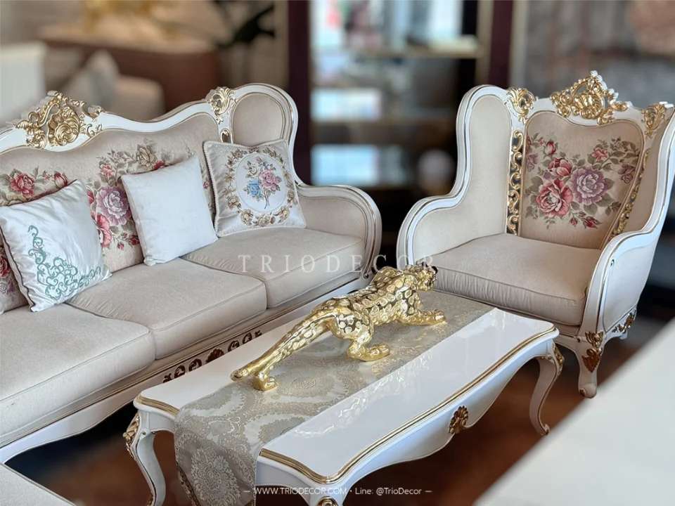 ROSEMARIA CLASSIC ROYAL SOFA SET : ชุดโซฟาหลุยส์ 3ชิ้น (3+2+1ที่นั่ง) พร้อมหมอนอิงและโต๊ะกลางสุดหรู รุ่น โรสมาเรีย