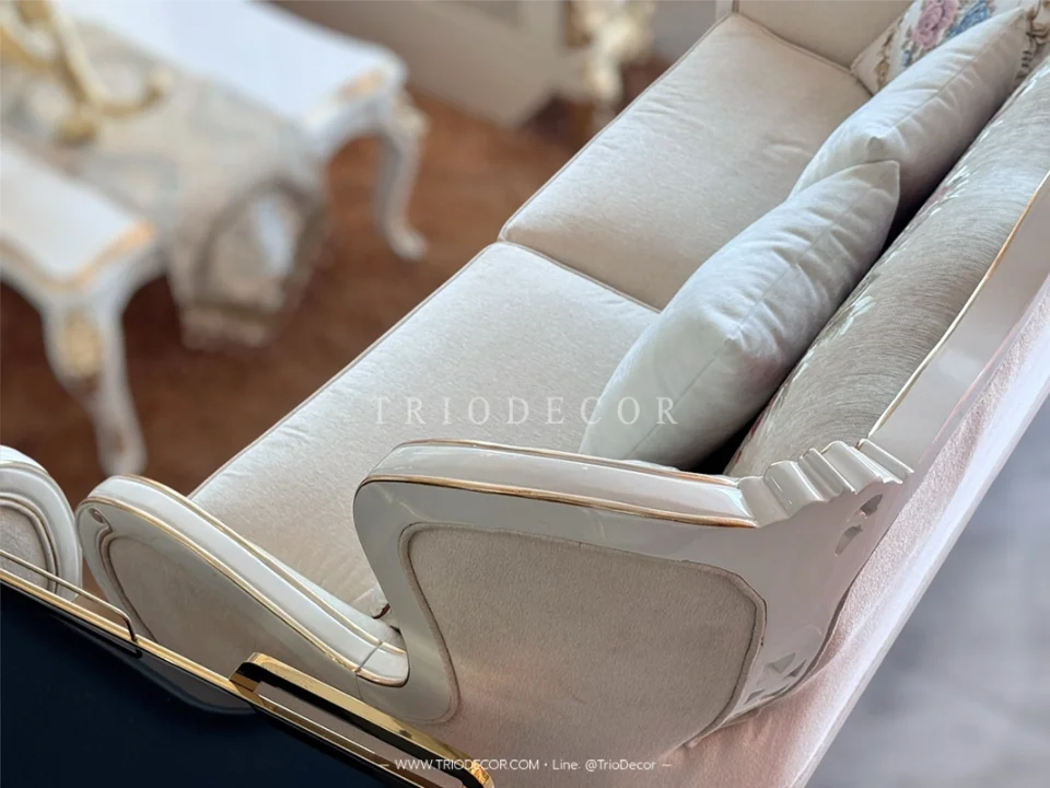 ROSEMARIA CLASSIC ROYAL SOFA SET : ชุดโซฟาหลุยส์ 3ชิ้น (3+2+1ที่นั่ง) พร้อมหมอนอิงและโต๊ะกลางสุดหรู รุ่น โรสมาเรีย