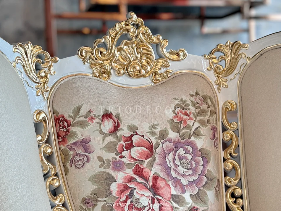 ROSEMARIA CLASSIC ROYAL SOFA SET : ชุดโซฟาหลุยส์ 3ชิ้น (3+2+1ที่นั่ง) พร้อมหมอนอิงและโต๊ะกลางสุดหรู รุ่น โรสมาเรีย