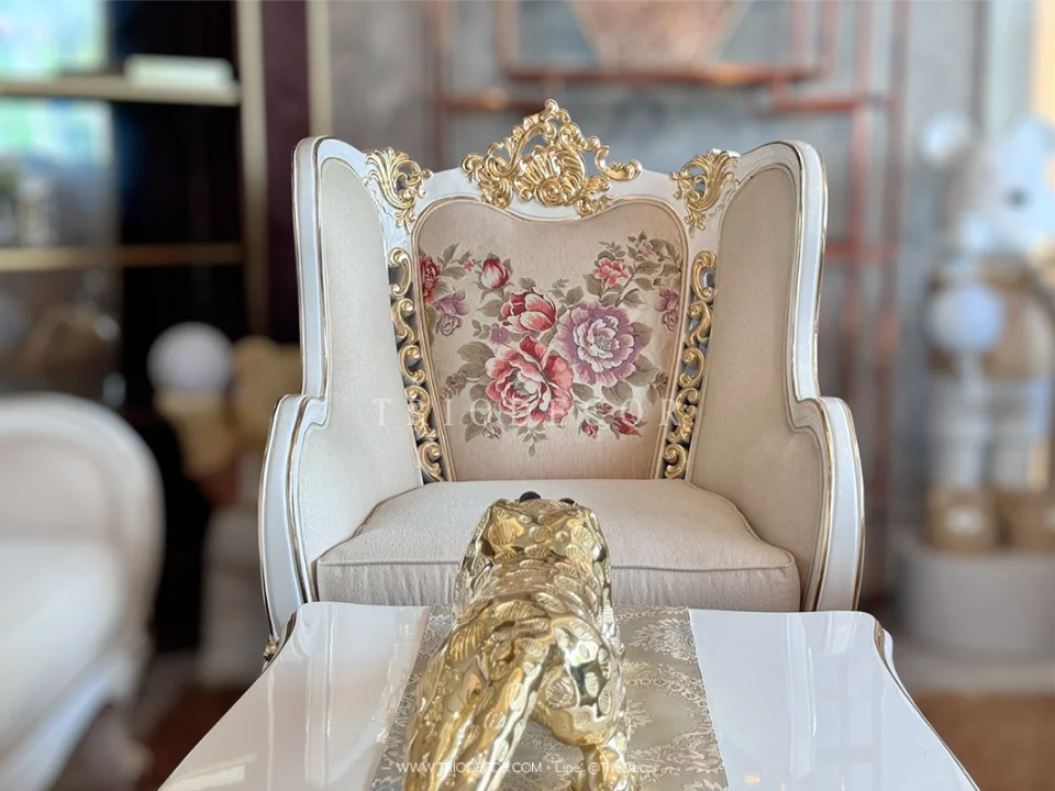 ROSEMARIA CLASSIC ROYAL SOFA SET : ชุดโซฟาหลุยส์ 3ชิ้น (3+2+1ที่นั่ง) พร้อมหมอนอิงและโต๊ะกลางสุดหรู รุ่น โรสมาเรีย