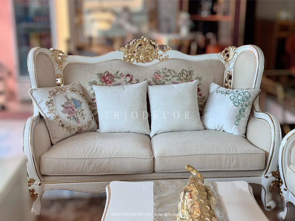 ROSEMARIA CLASSIC ROYAL SOFA SET : ชุดโซฟาหลุยส์ 3ชิ้น (3+2+1ที่นั่ง) พร้อมหมอนอิงและโต๊ะกลางสุดหรู รุ่น โรสมาเรีย