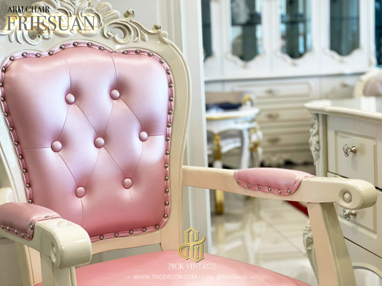 upscalediningchair fancydiningchair elegantdiningchair luxuriousdiningchair louisdiningchair antiquediningchair diningroom europeandiningroom italiandiningroom luxurydiningroom premiumdiningroom moderndiningroom