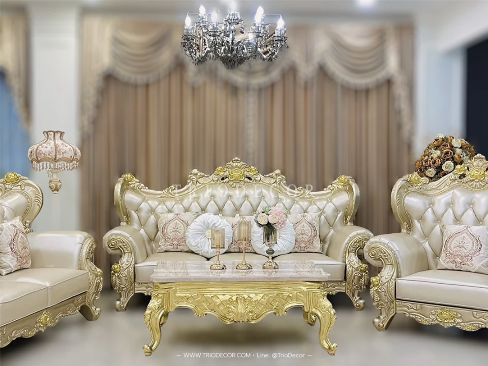 AMETHYST BAROQUE SOFA SET : ชุดโซฟาหลุยส์ 3ชิ้น (3+2+1ที่นั่ง) พร้อมหมอนอิงและโต๊ะกลางสุดหรู รุ่น "อาเมทิสต์" สีทอง